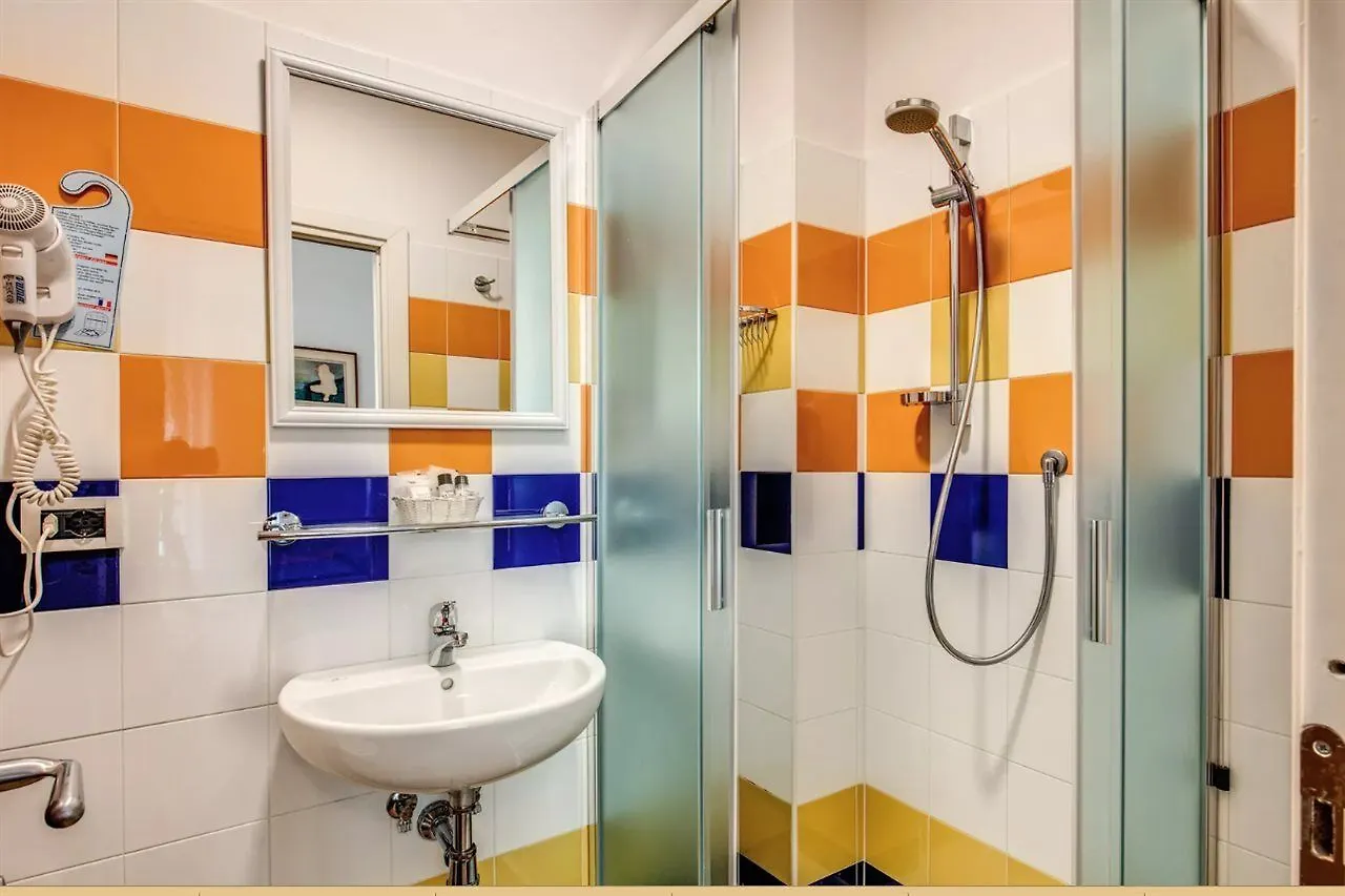 פירנצה Hotel Nuova Italia איטליה